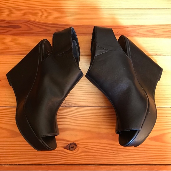 Candie’s Black Chunky Wedge Heel, EUC, 9 - Picture 8 of 9